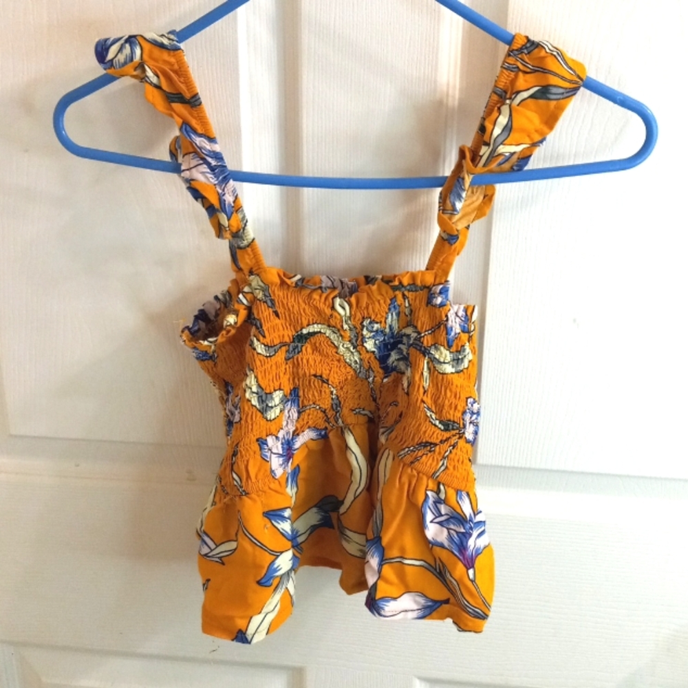 Heart and Hips Medium EUC Midriff Top Flowy Seersucker Ruffle Straps Bea…